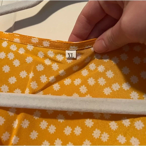 NWOT Yellow Floral Dress Size XL - Picture 3 of 9